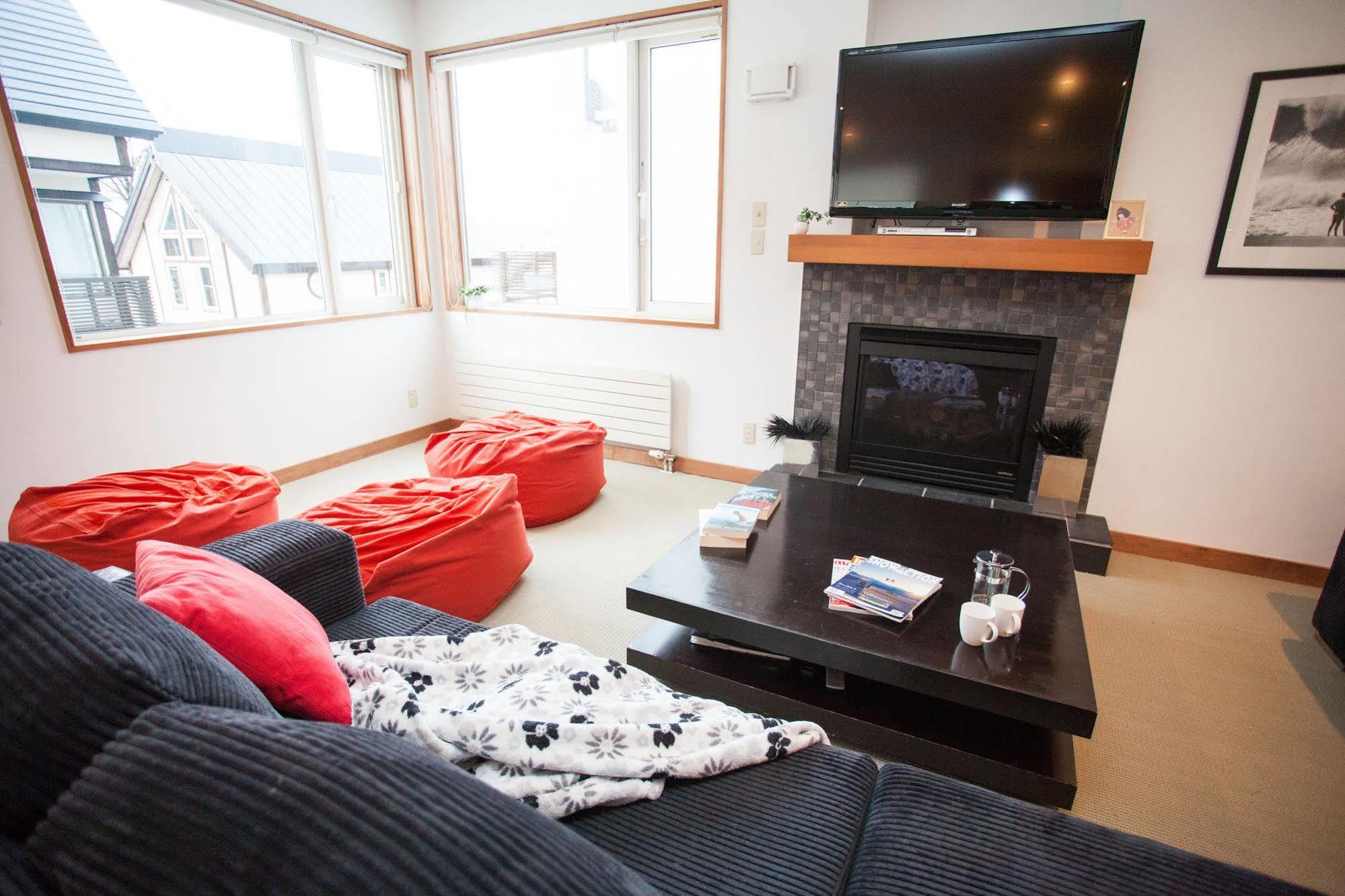 Shirokuma Chalets Hirafu Exterior photo